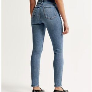Abercrombie & Fitch Women's Light Blue Skinny Jeans